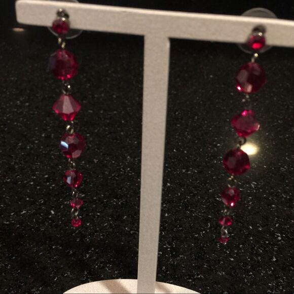 Cache red earrings - Picture 8 of 8